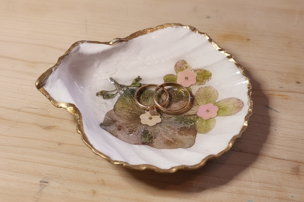 Hydrangea Shell Art - Ring or Soap Dish 🌸