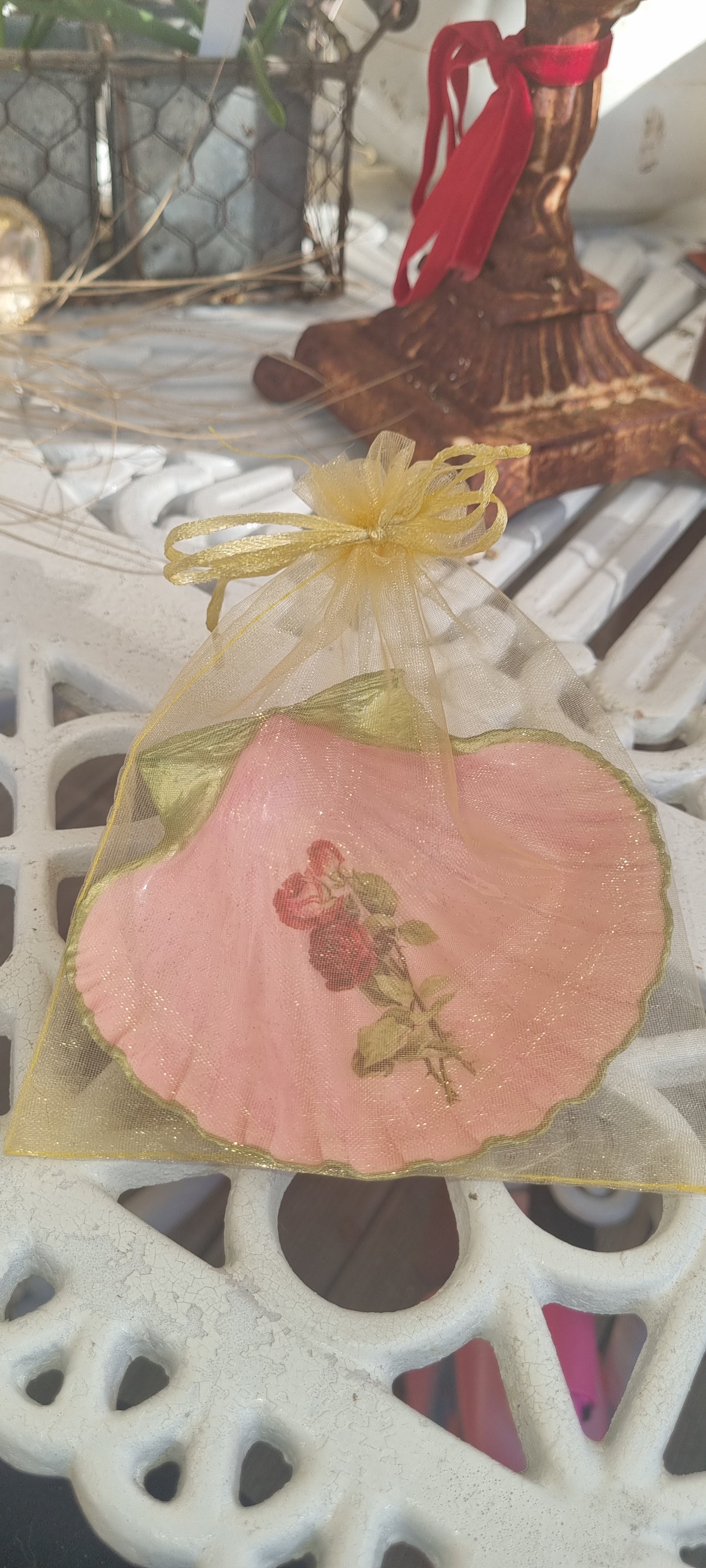 Pink, Red & Peridot Green Rose NZ Scallop Shell Art/Trinket Dish