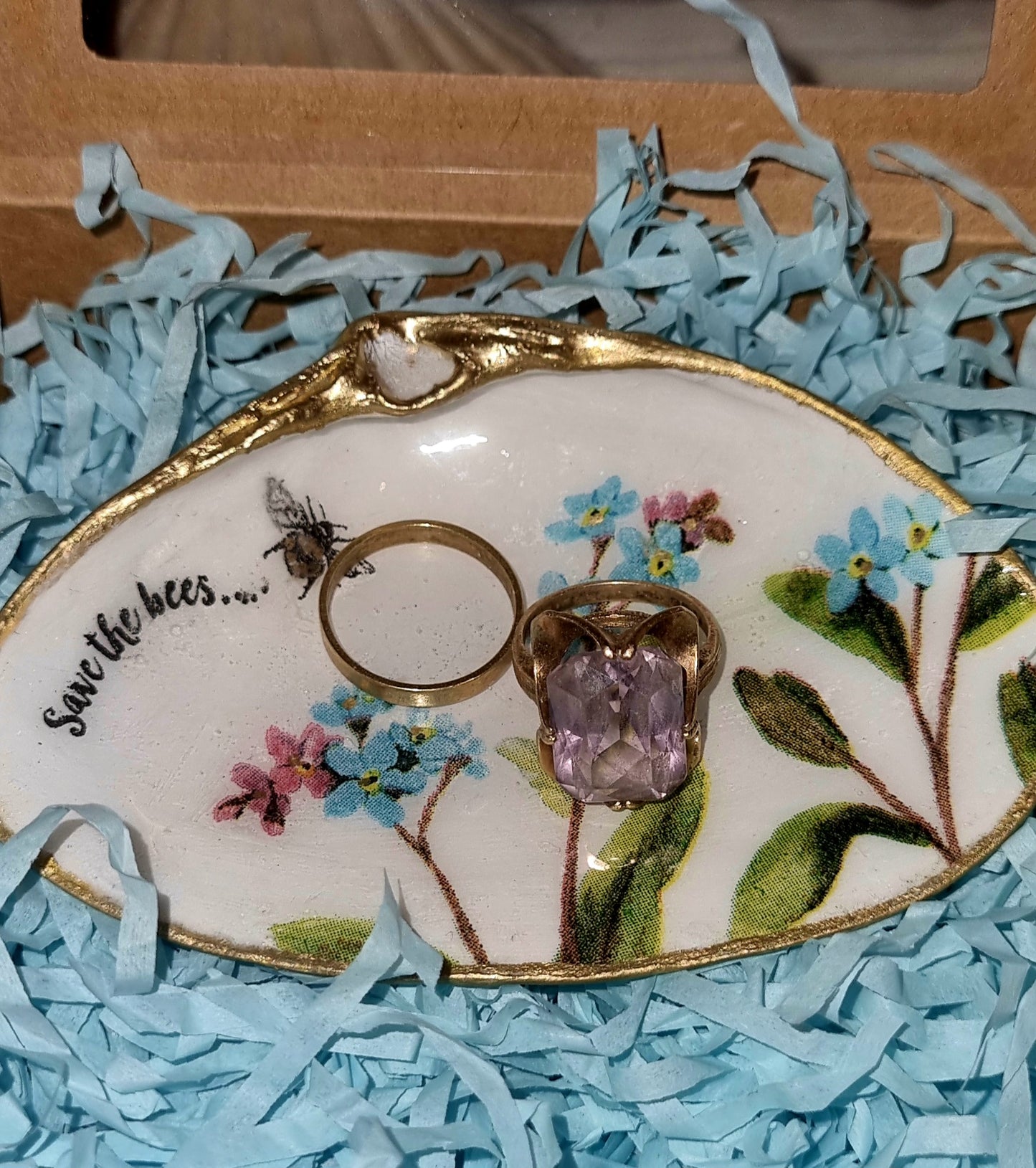 Shell Art - Surf Clam - Trinket Dish 'Forget Me Nots... 'Save the Bees 🐝'