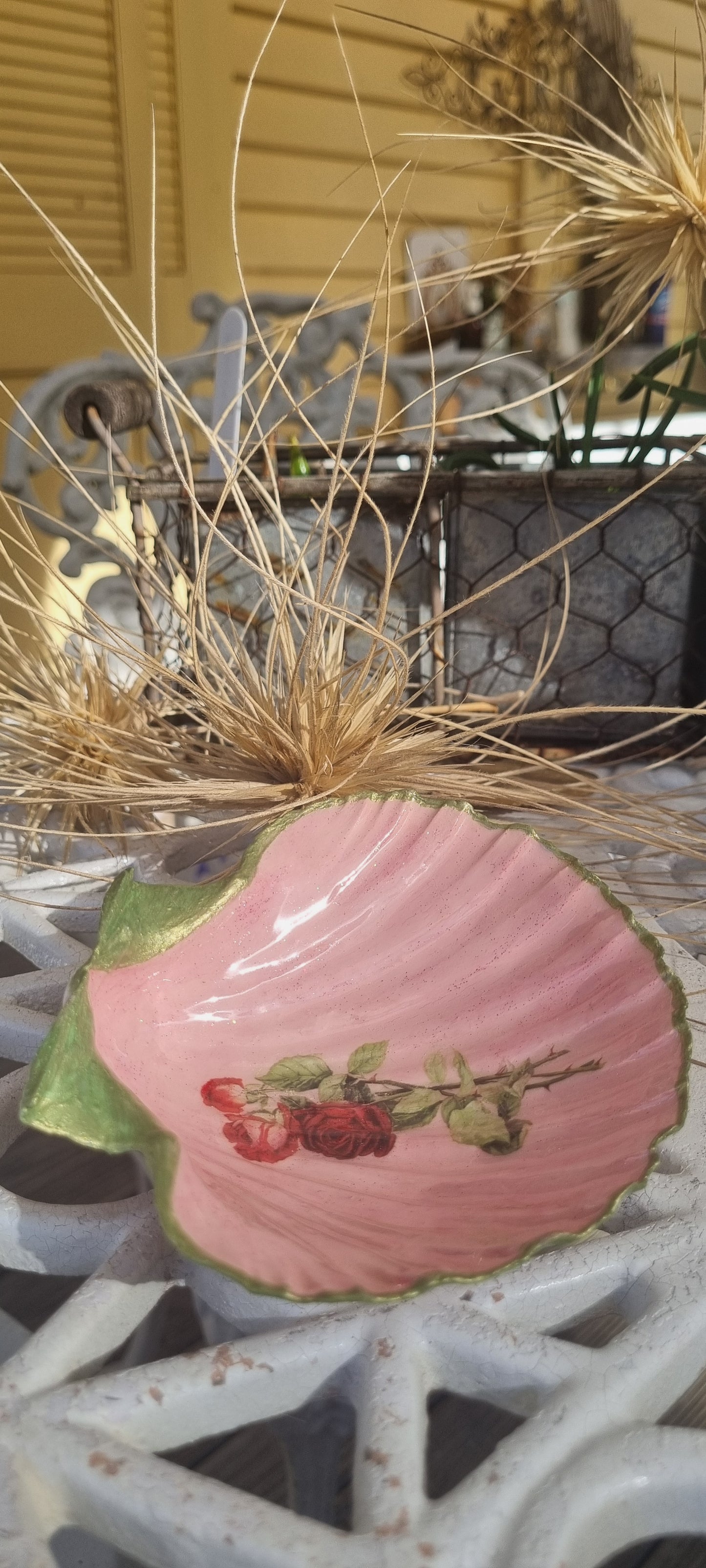 Pink, Red & Peridot Green Rose NZ Scallop Shell Art/Trinket Dish