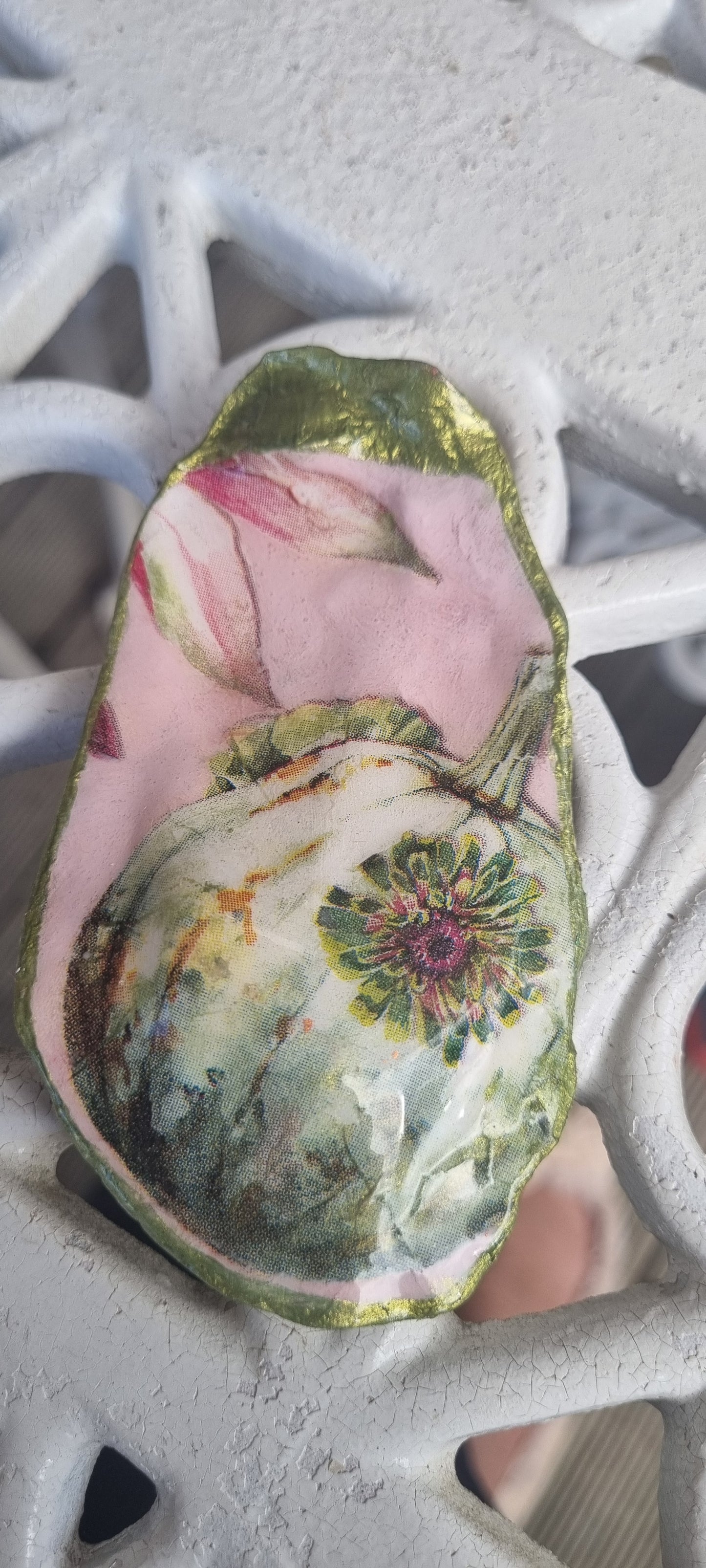 Dusky Pink Dahlia NZ Oyster Shell Art