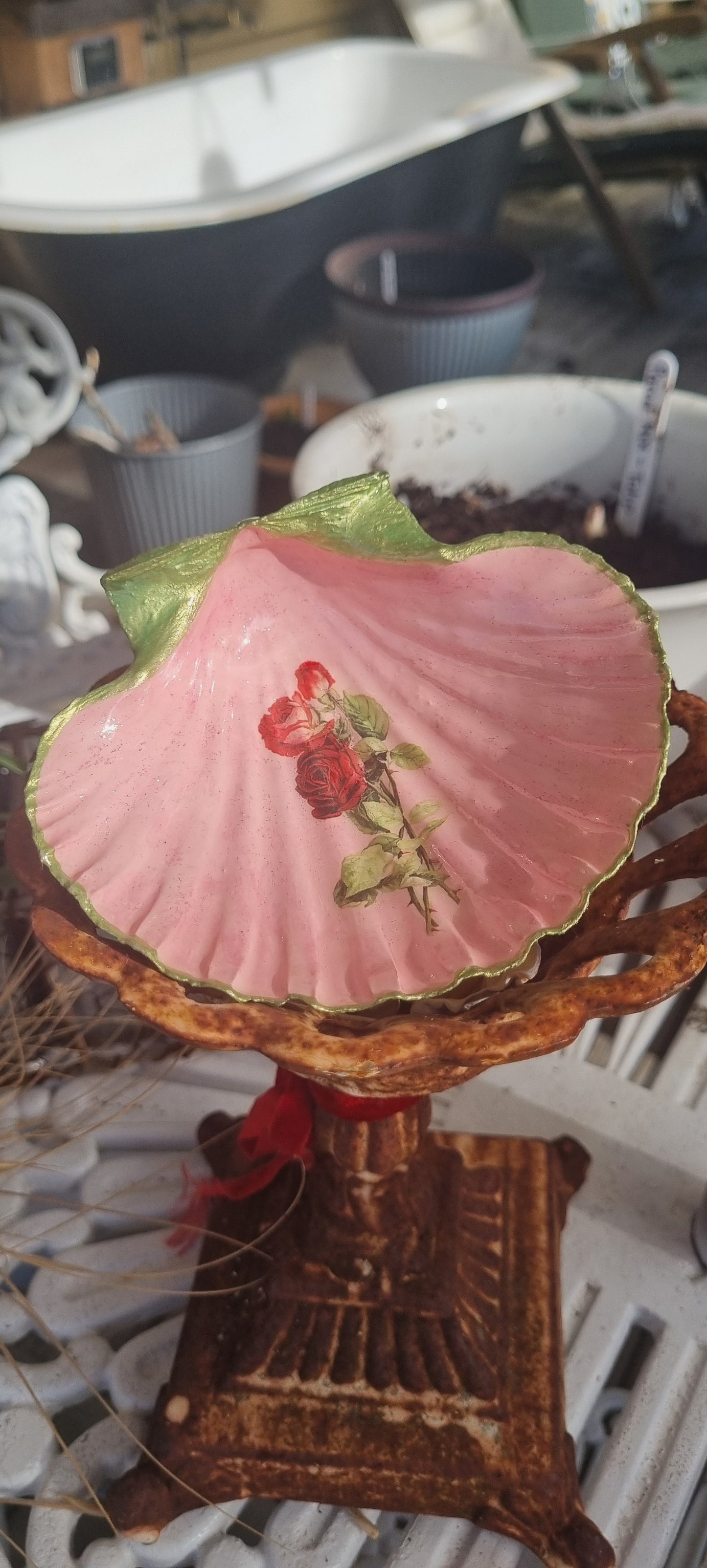Pink, Red & Peridot Green Rose NZ Scallop Shell Art/Trinket Dish