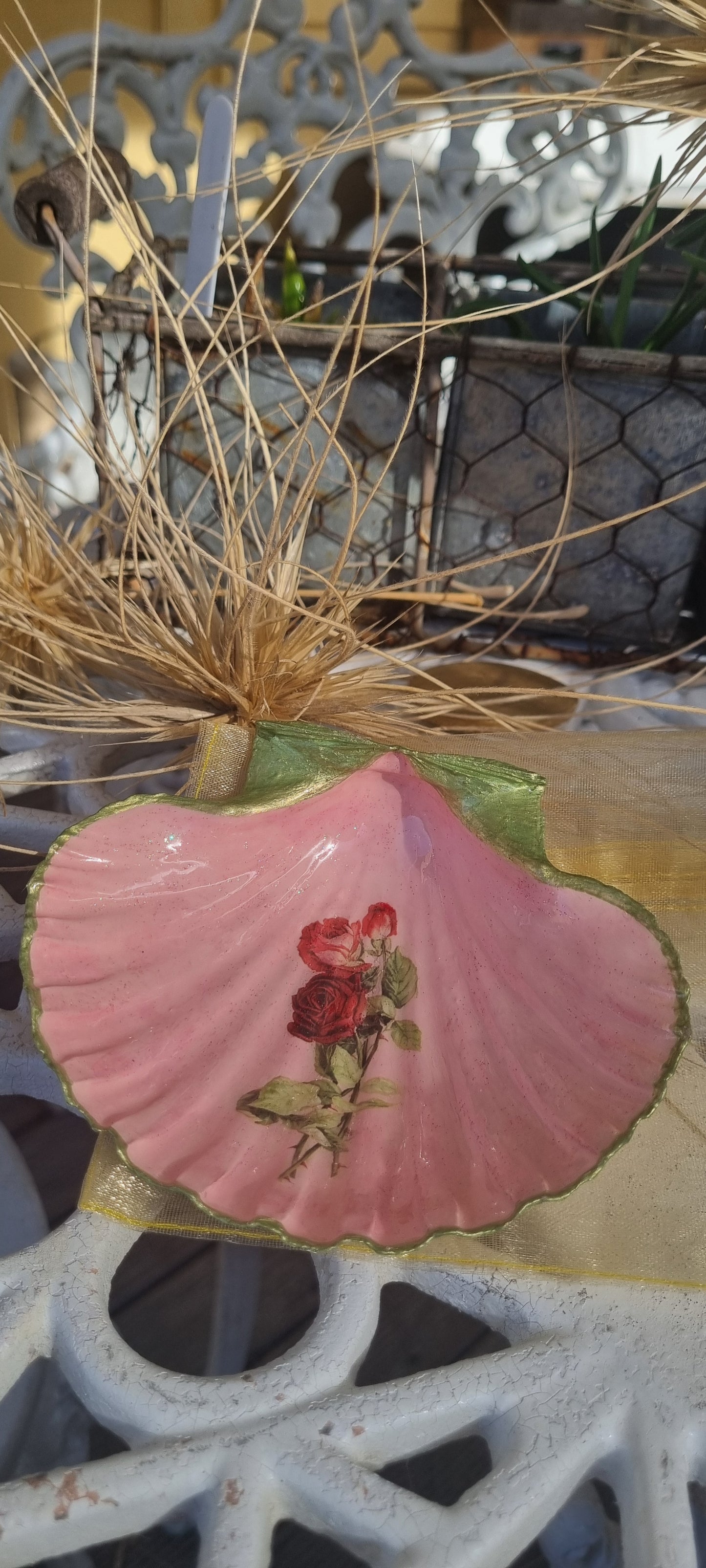 Pink, Red & Peridot Green Rose NZ Scallop Shell Art/Trinket Dish