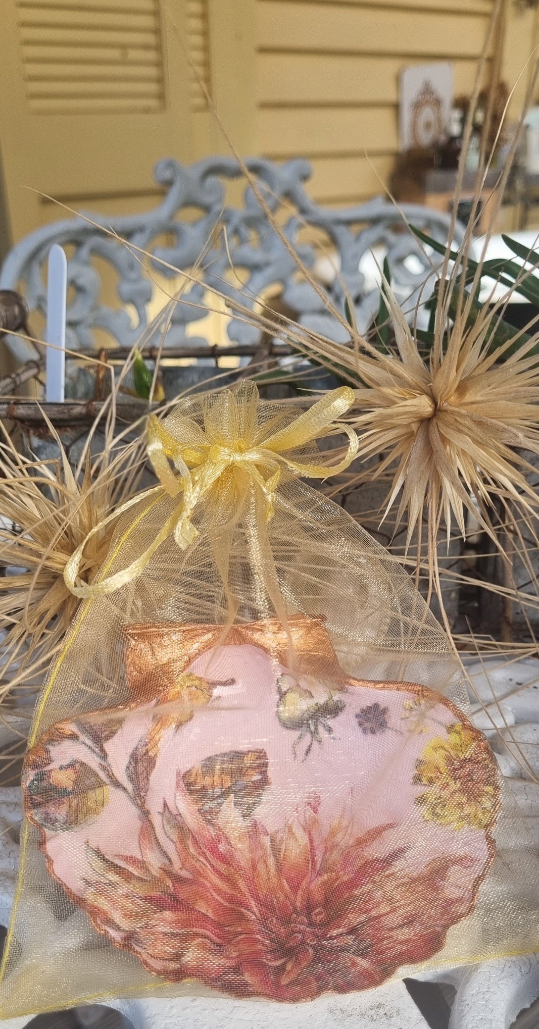 Dusky Pink & Rose Gold Shell Art