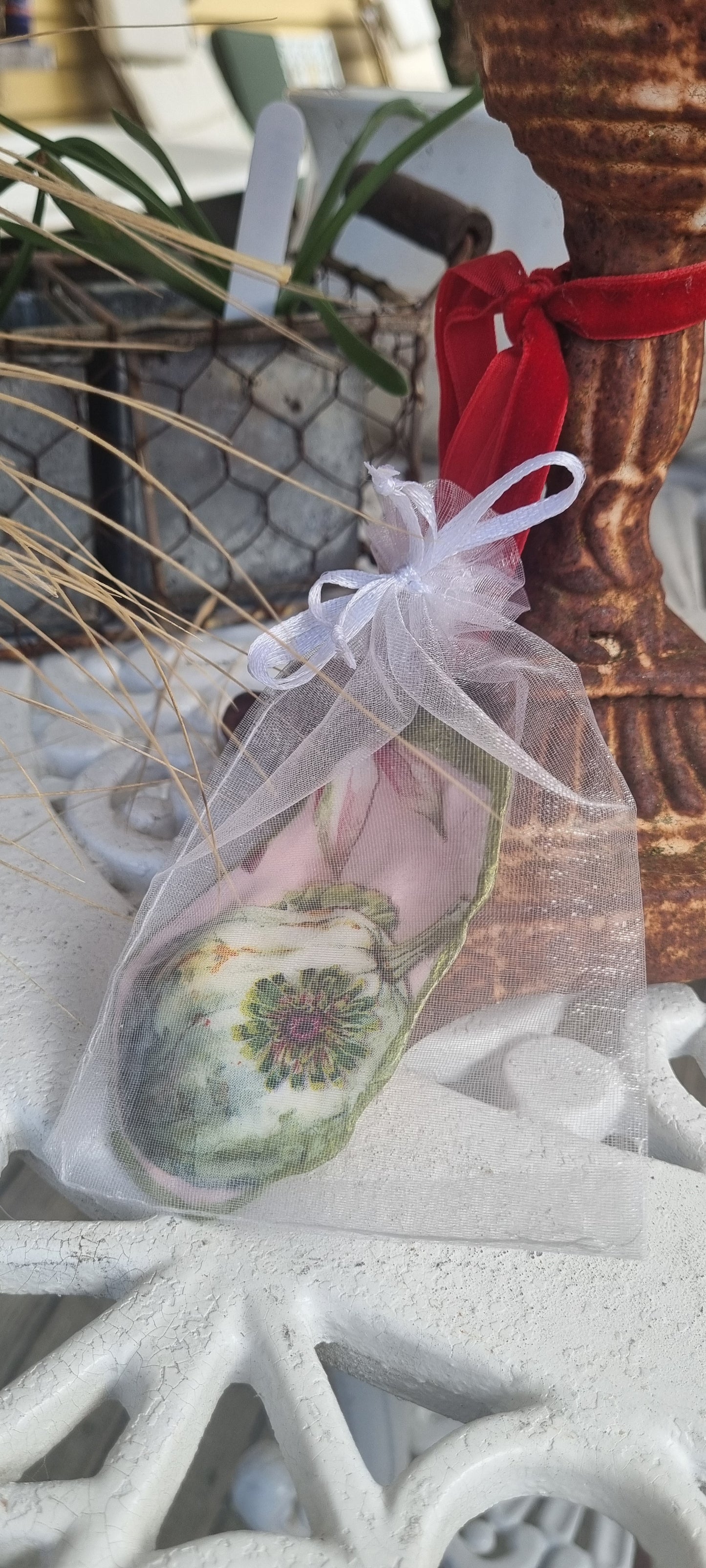 Dusky Pink Dahlia NZ Oyster Shell Art
