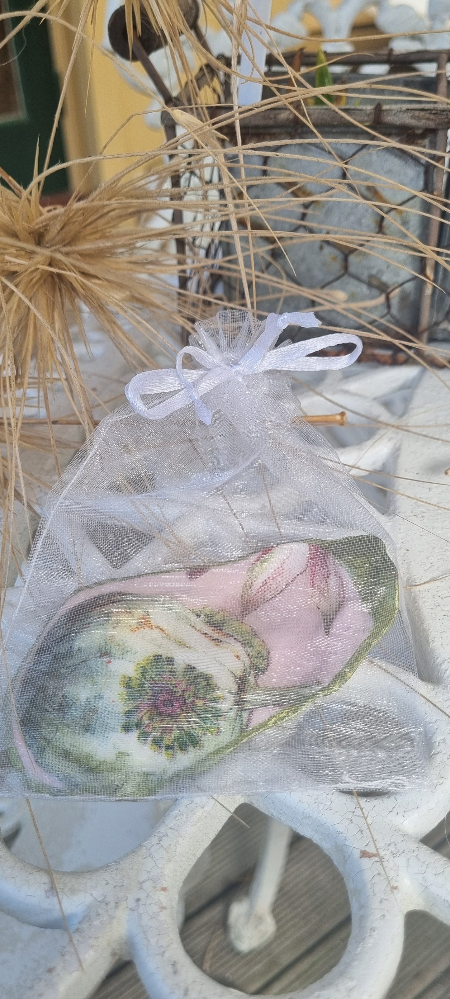 Dusky Pink Dahlia NZ Oyster Shell Art